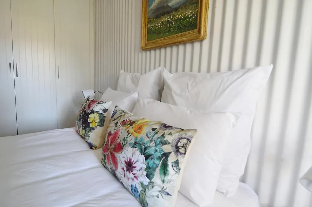 Chelaya Country Lodge Somerset West